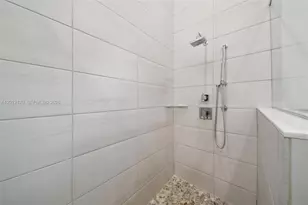 7635 NW 103rd Pl, Doral, FL 33178 - Photo 37