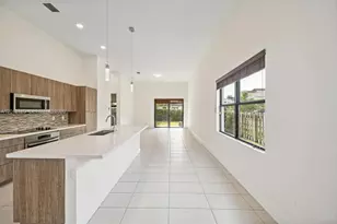 7635 NW 103rd Pl, Doral, FL 33178 - Photo 15