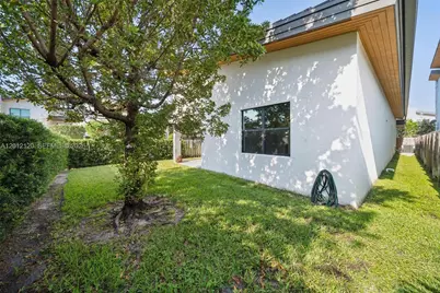 7635 NW 103rd Pl, Doral, FL 33178 - Photo 9