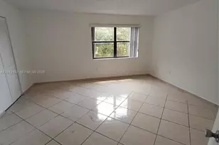 10245 NW 9th St Cir, Miami, FL 33172 - Photo 21