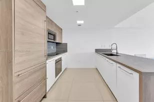 400 Sunny Isles Blvd, Sunny Isles Beach, FL 33160 - Photo 11
