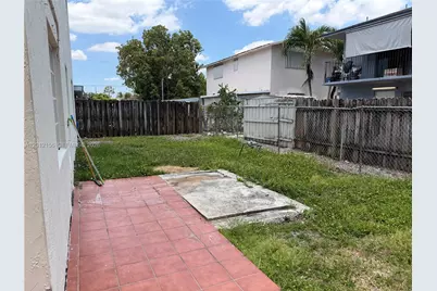 837 SE 8th Ct #4, Hialeah, FL 33010 - Photo 13
