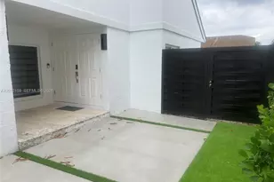 13595 SW 99th St, Miami, FL 33186 - Photo 9