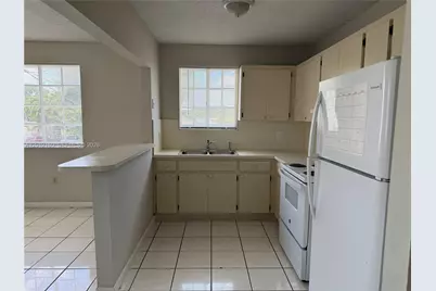 837 SE 8th Ct #2, Hialeah, FL 33010 - Photo 5