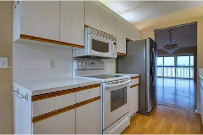 12950 SW 13th St #412D, Pembroke Pines, FL 33027 - Photo 3