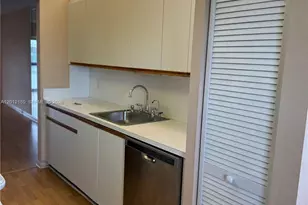 12950 SW 13th St, Pembroke Pines, FL 33027 - Photo 9