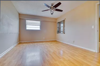 12950 SW 13th St #412D, Pembroke Pines, FL 33027 - Photo 11