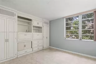 950 NE 199th St, Miami, FL 33179 - Photo 27