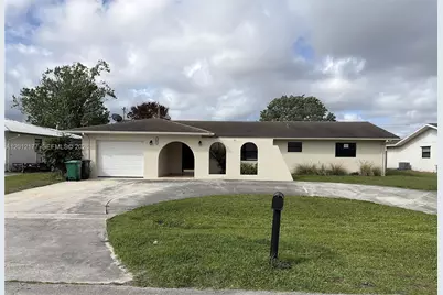 440 SE Skipper Ln, Port Saint Lucie, FL 34983 - Photo 1