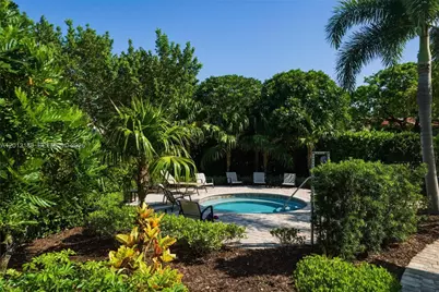 8815 NW 37th Dr, Coral Springs, FL 33065 - Photo 31