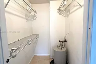8373 Lake Dr, Doral, FL 33166 - Photo 15