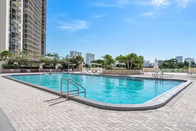 20341 W Country Club Dr #TH-11, Aventura, FL 33180 - Photo 43