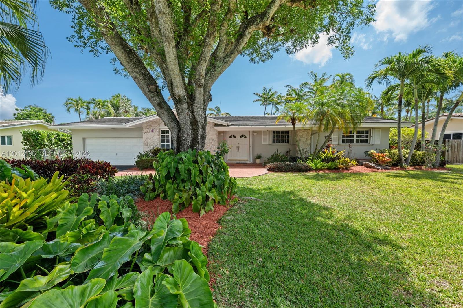 15705 SW 77th Ave - 15705 SW 77th Ave, Palmetto Bay, FL 33157 Luxury Property | Jose Angel Pina