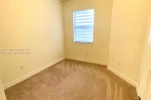 9083 NW 159th St, Miami Lakes, FL 33018 - Photo 11
