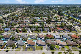 8210 SW 3 Ct, North Lauderdale, FL 33068 - Photo 47