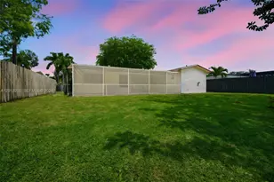 920 NW 92nd Ave, Pembroke Pines, FL 33024 - Photo 29