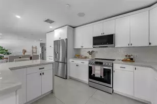 9250 SW 44th St, Miami, FL 33165 - Photo 13
