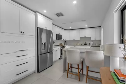 9250 SW 44th St, Miami, FL 33165 - Photo 15