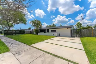 9250 SW 44th St, Miami, FL 33165 - Photo 3