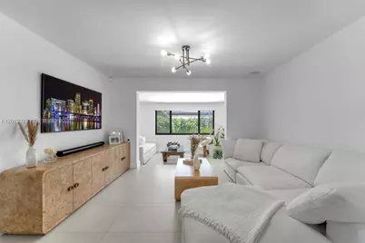 9250 SW 44th St, Miami, FL 33165 - Photo 5