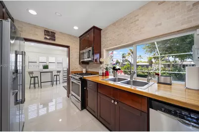 31 SE 12th St, Pompano Beach, FL 33060 - Photo 45