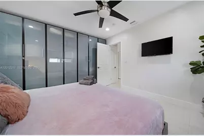 31 SE 12th St, Pompano Beach, FL 33060 - Photo 13