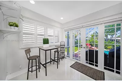 31 SE 12th St, Pompano Beach, FL 33060 - Photo 47