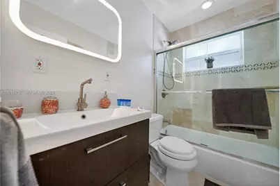 31 SE 12th St, Pompano Beach, FL 33060 - Photo 49