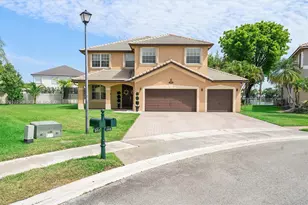 361 SW 167th Ave, Pembroke Pines, FL 33027 - Photo 3