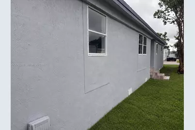 21610 NW 7th Ct, Pembroke Pines, FL 33029 - Photo 5