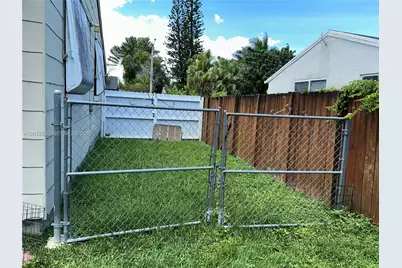 430 NE 110th Ter, Miami, FL 33161 - Photo 11
