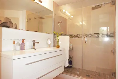 10241 NW 9th St Cir #112-5, Miami, FL 33172 - Photo 25