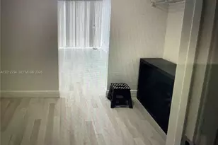 1750 N Bayshore Dr, Miami, FL 33132 - Photo 13