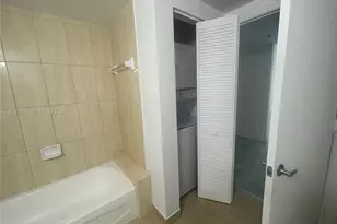 1750 N Bayshore Dr, Miami, FL 33132 - Photo 13