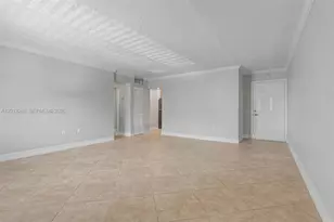 8609 SW 68th Ct, Pinecrest, FL 33156 - Photo 3