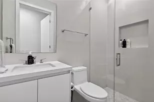 1830 NE 193rd St, Miami, FL 33179 - Photo 25