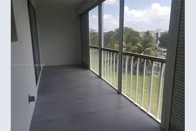 4700 Washington St #404, Hollywood, FL 33021 - Photo 5