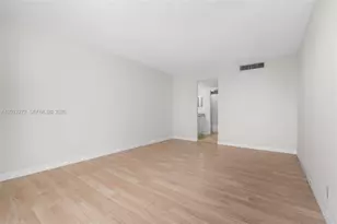 3401 N Country Club Dr, Aventura, FL 33180 - Photo 17