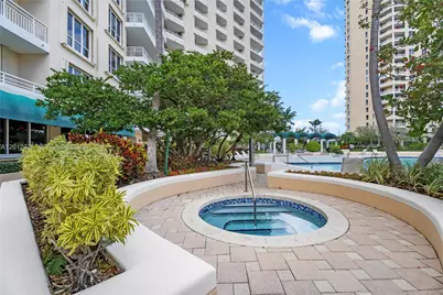 888 Brickell Key Dr #1702, Miami, FL 33131 - Photo 13