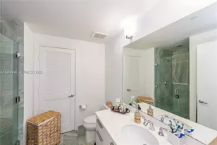 1050 Brickell Ave, Miami, FL 33131 - Photo 9
