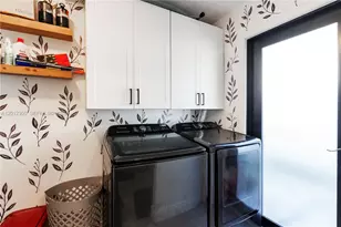 6451 Pershing St, Hollywood, FL 33024 - Photo 13