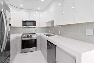 3675 N Country Club Dr, Aventura, FL 33180 - Photo 13