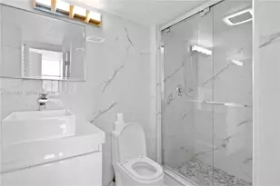 3675 N Country Club Dr, Aventura, FL 33180 - Photo 41