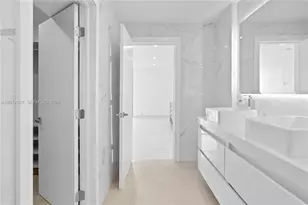 3675 N Country Club Dr, Aventura, FL 33180 - Photo 27