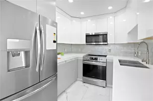 3675 N Country Club Dr, Aventura, FL 33180 - Photo 5