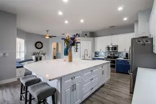 2910 Fairways Dr, Homestead, FL 33035 - Photo 9