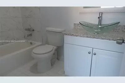 5031 W Oakland Park Blvd #204, Lauderdale Lakes, FL 33313 - Photo 15