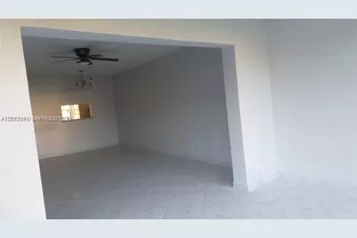5031 W Oakland Park Blvd #204, Lauderdale Lakes, FL 33313 - Photo 9