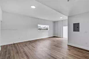 1021 NW 1st St, Miami, FL 33128 - Photo 5