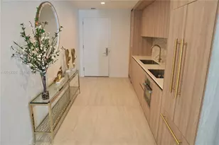 77 SE 5th St, Miami, FL 33131 - Photo 11